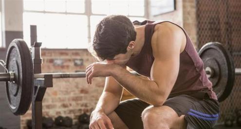 كمال الأجسام.. 4 مخاطر تهدد مرتادي صالات الجيم